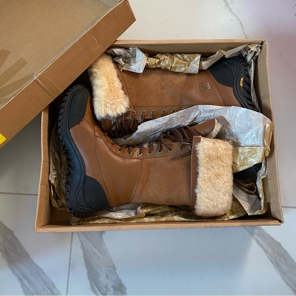 UGG Adirondack Boots 9